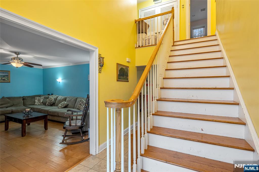 255 Knoll Road