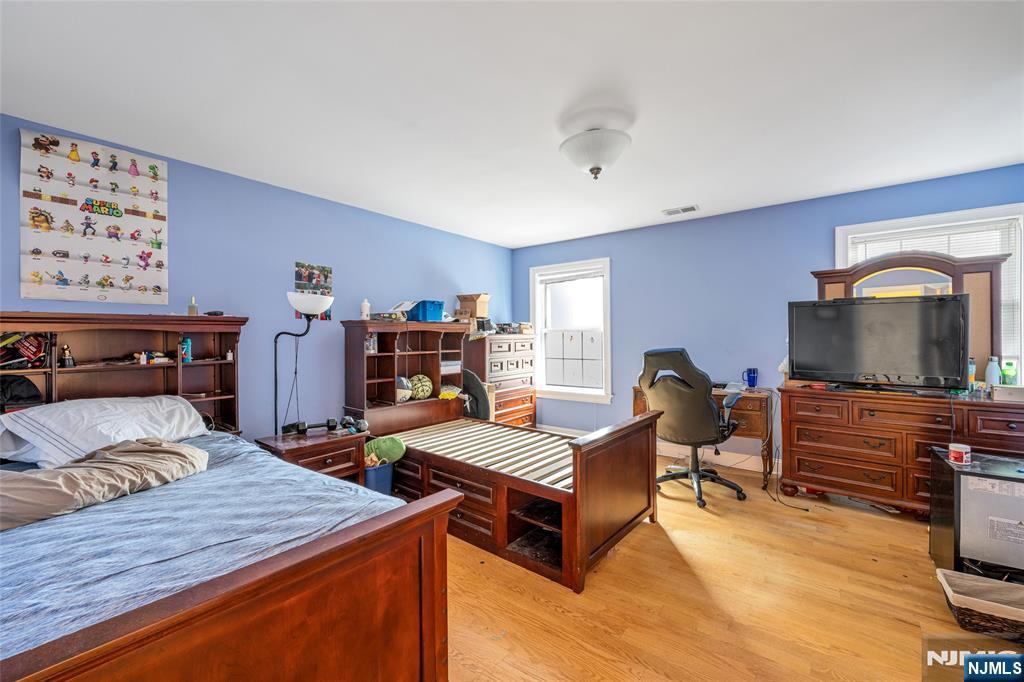255 Knoll Road