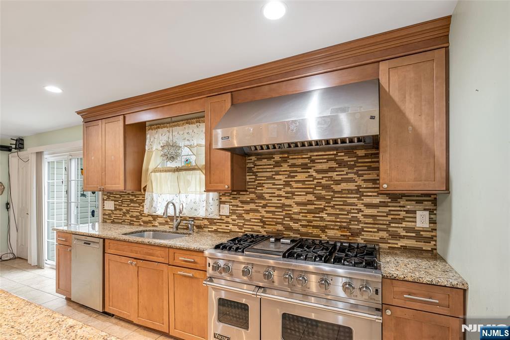 255 Knoll Road