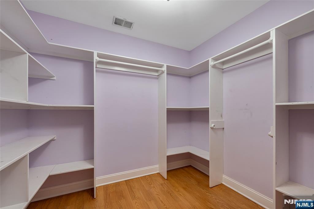 255 Knoll Road