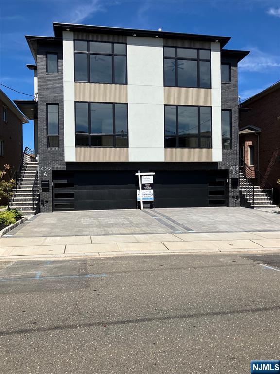 439 B 1st Street