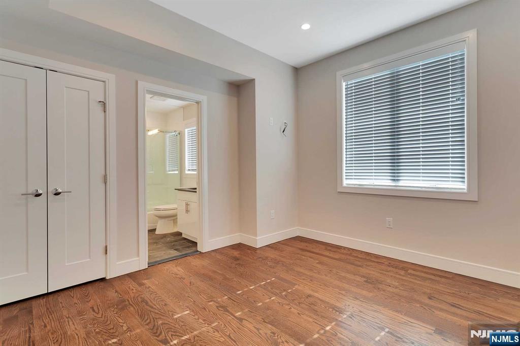 1547 B 11th B