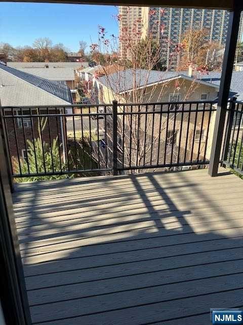 1547 B 11th B