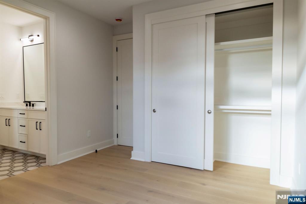 401 Grand Avenue 401