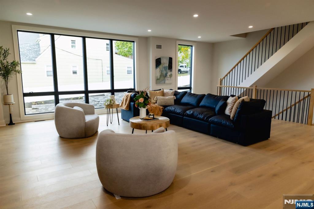 401 Grand Avenue 401