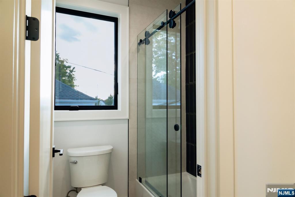 401 Grand Avenue 401