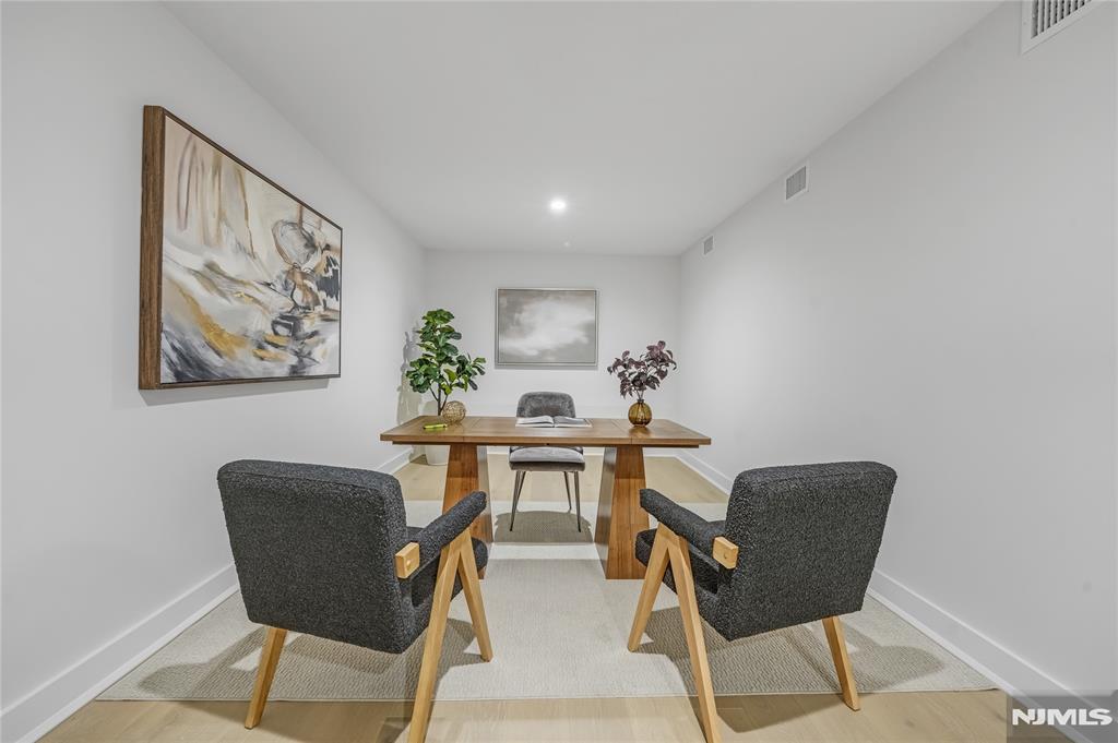 401 B Grand Avenue 401 B