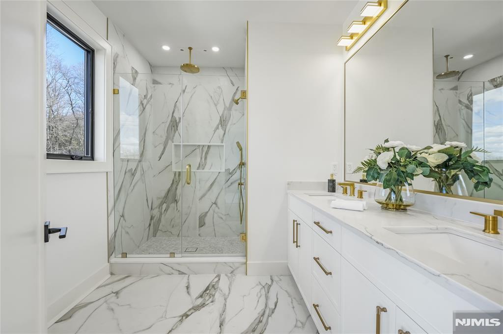 401 B Grand Avenue 401 B