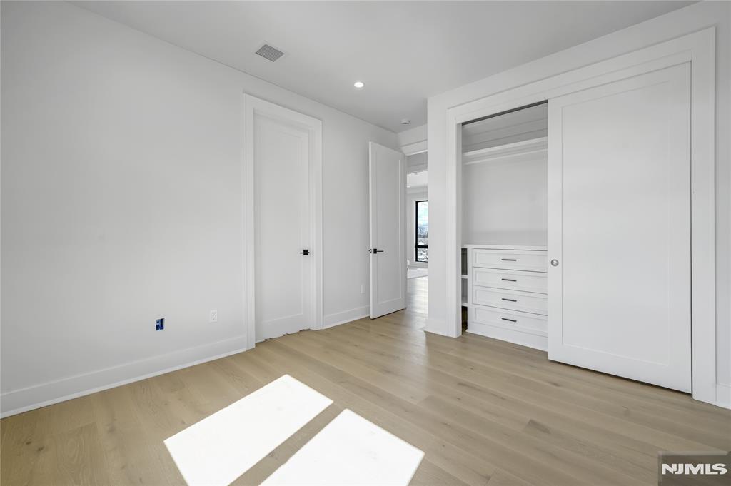 401 B Grand Avenue 401 B