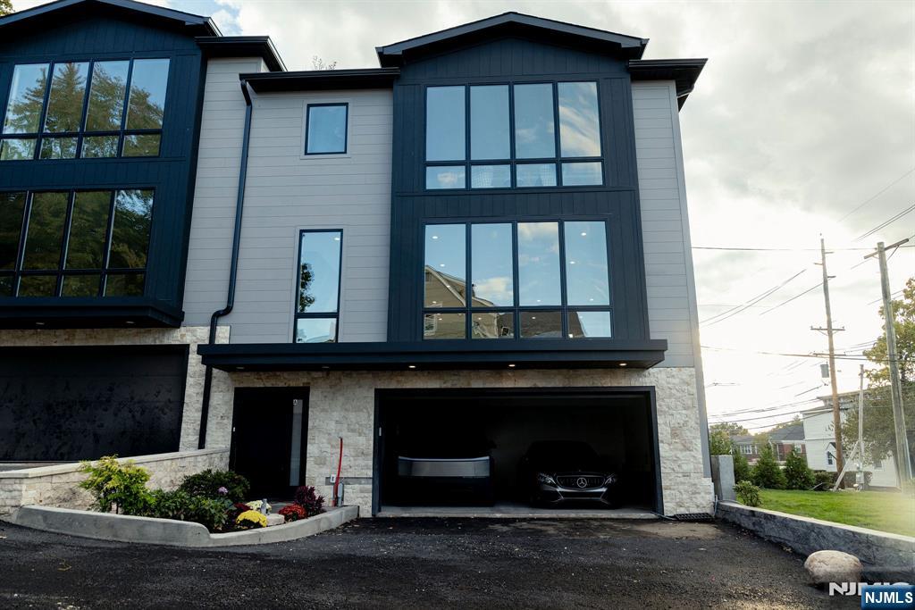 401 C Grand Avenue 401 C