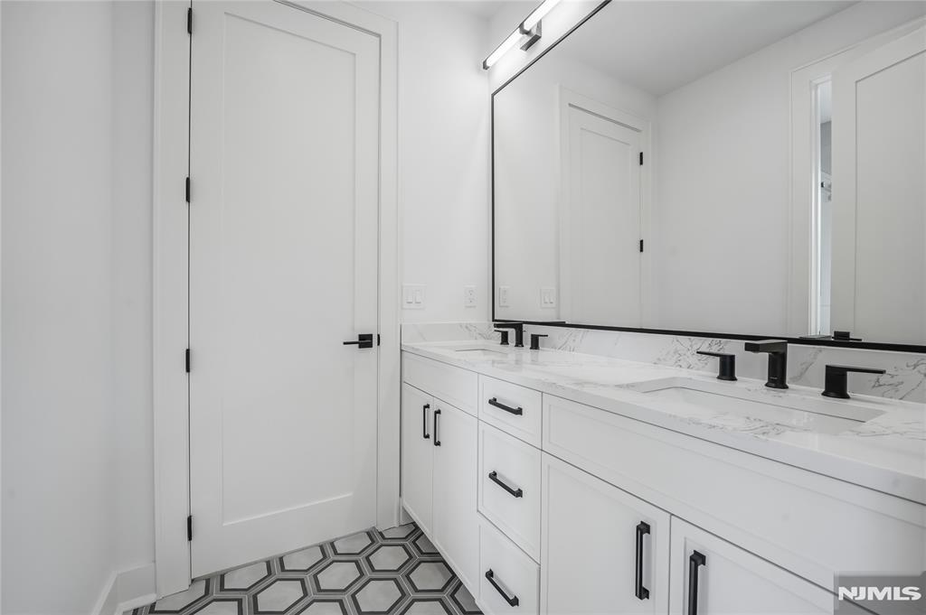 401 C Grand Avenue 401 C