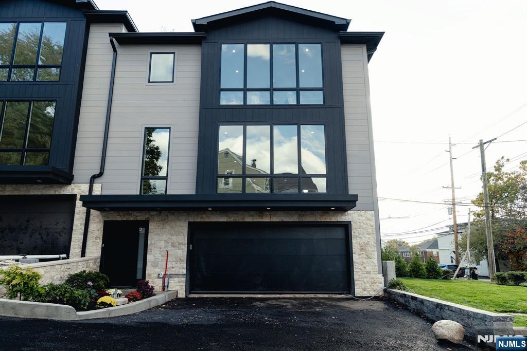 401 C Grand Avenue 401 C