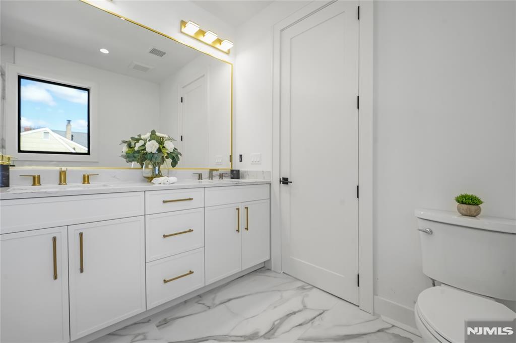 401 C Grand Avenue 401 C