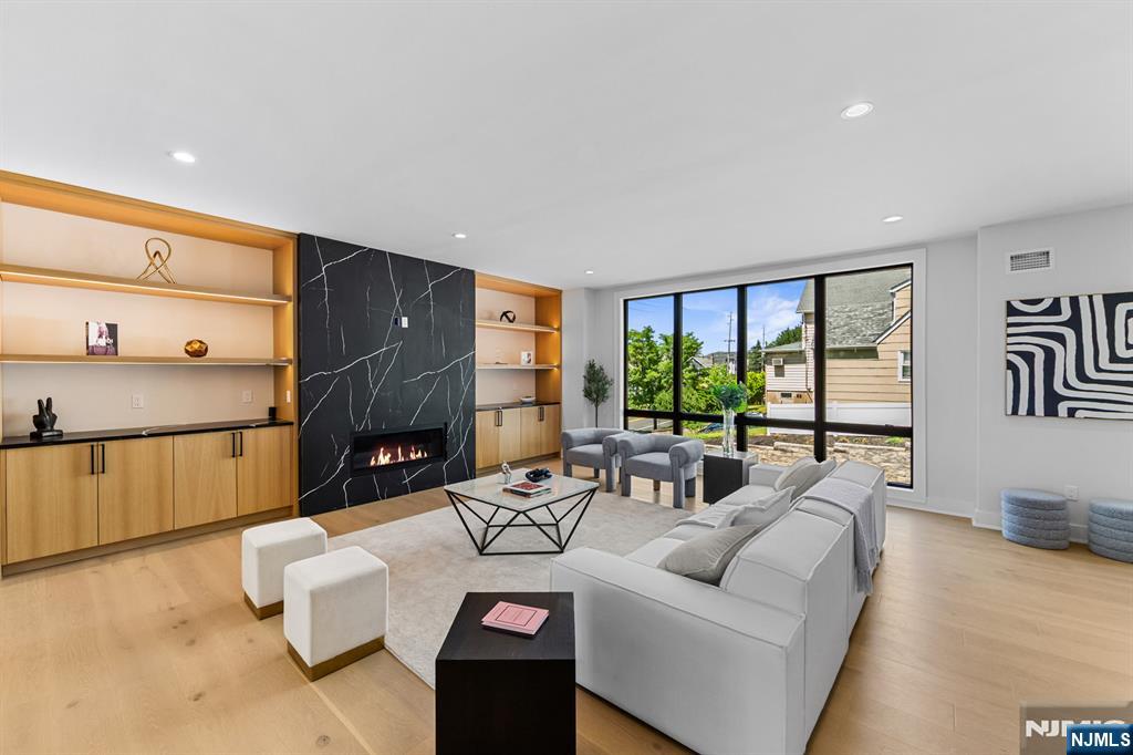 401 A Grand Avenue A