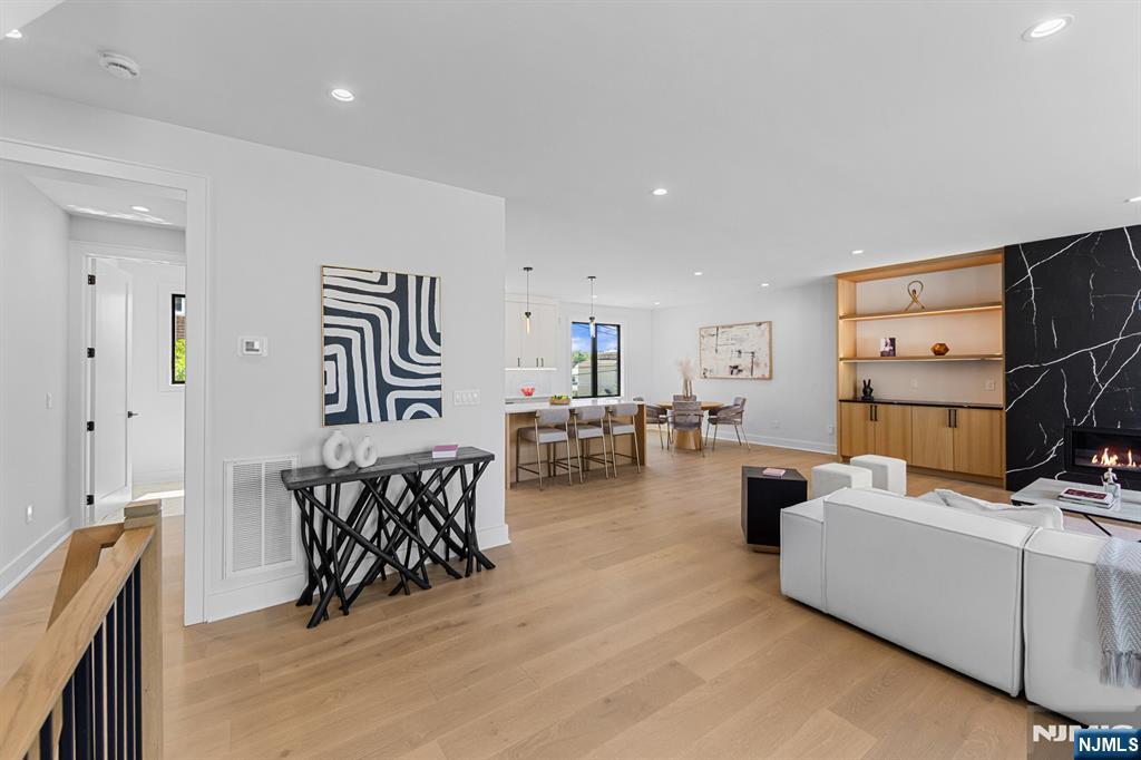 401 A Grand Avenue A