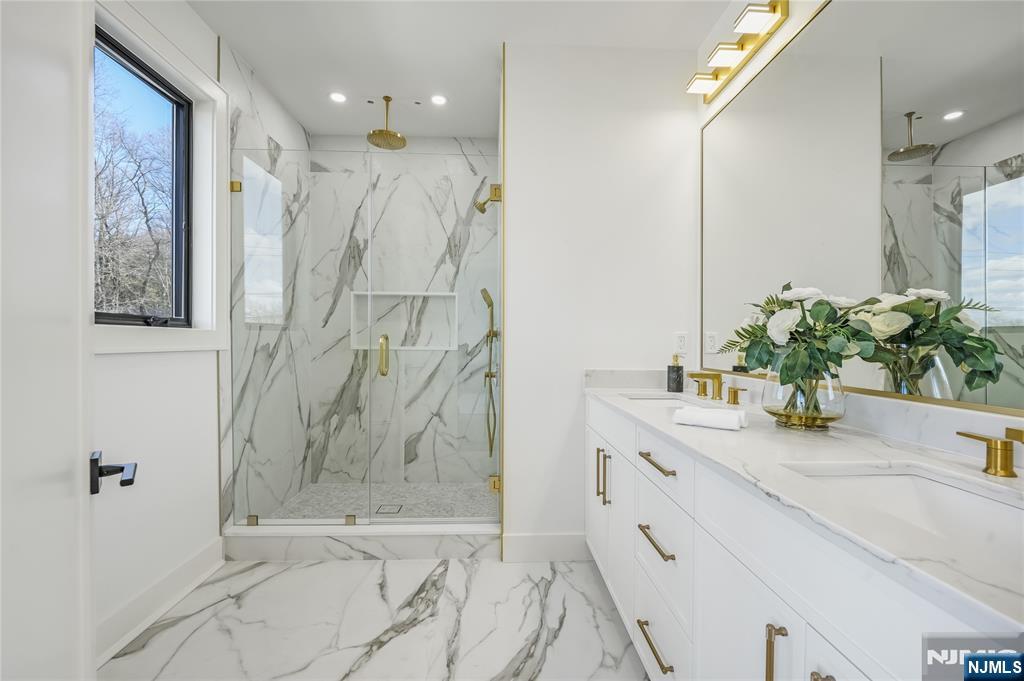 401 B Grand Avenue 401 B