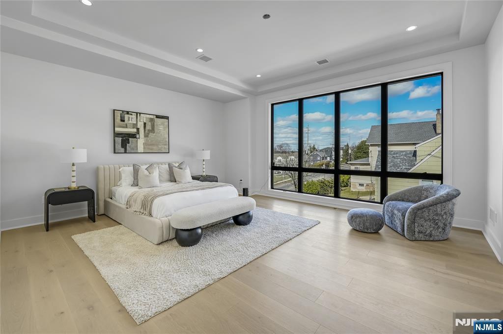 401 B Grand Avenue 401 B