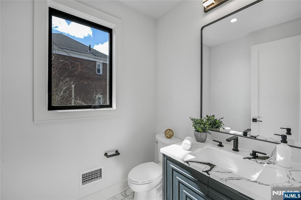 401 B Grand Avenue 401 B