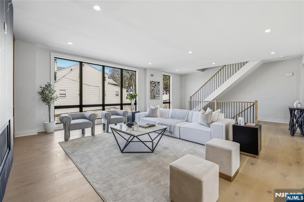 401 B Grand Avenue 401 B
