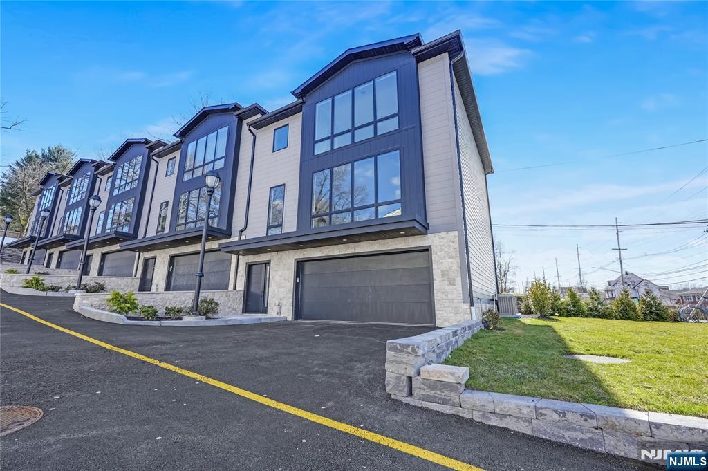 401 B Grand Avenue 401 B