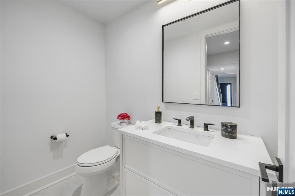 401 B Grand Avenue 401 B