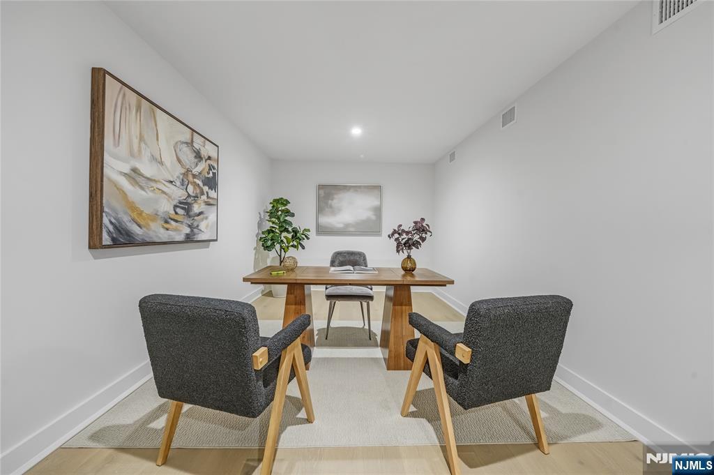 401 B Grand Avenue 401 B