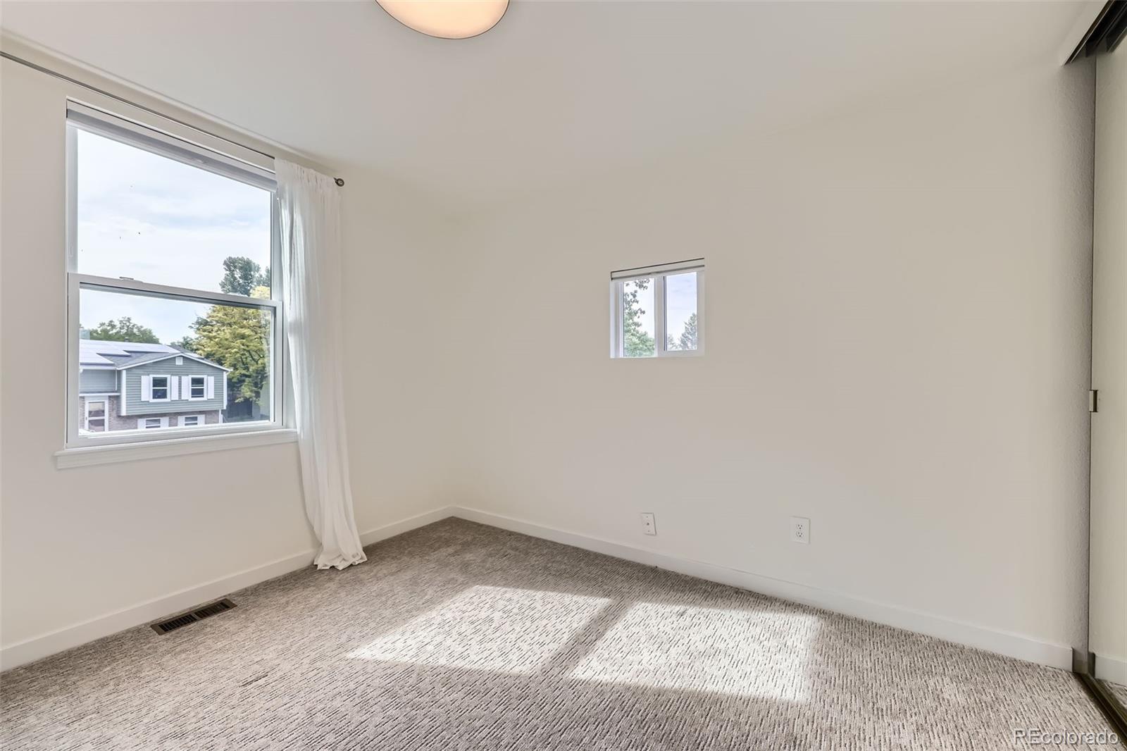 284 S Lincoln Avenue