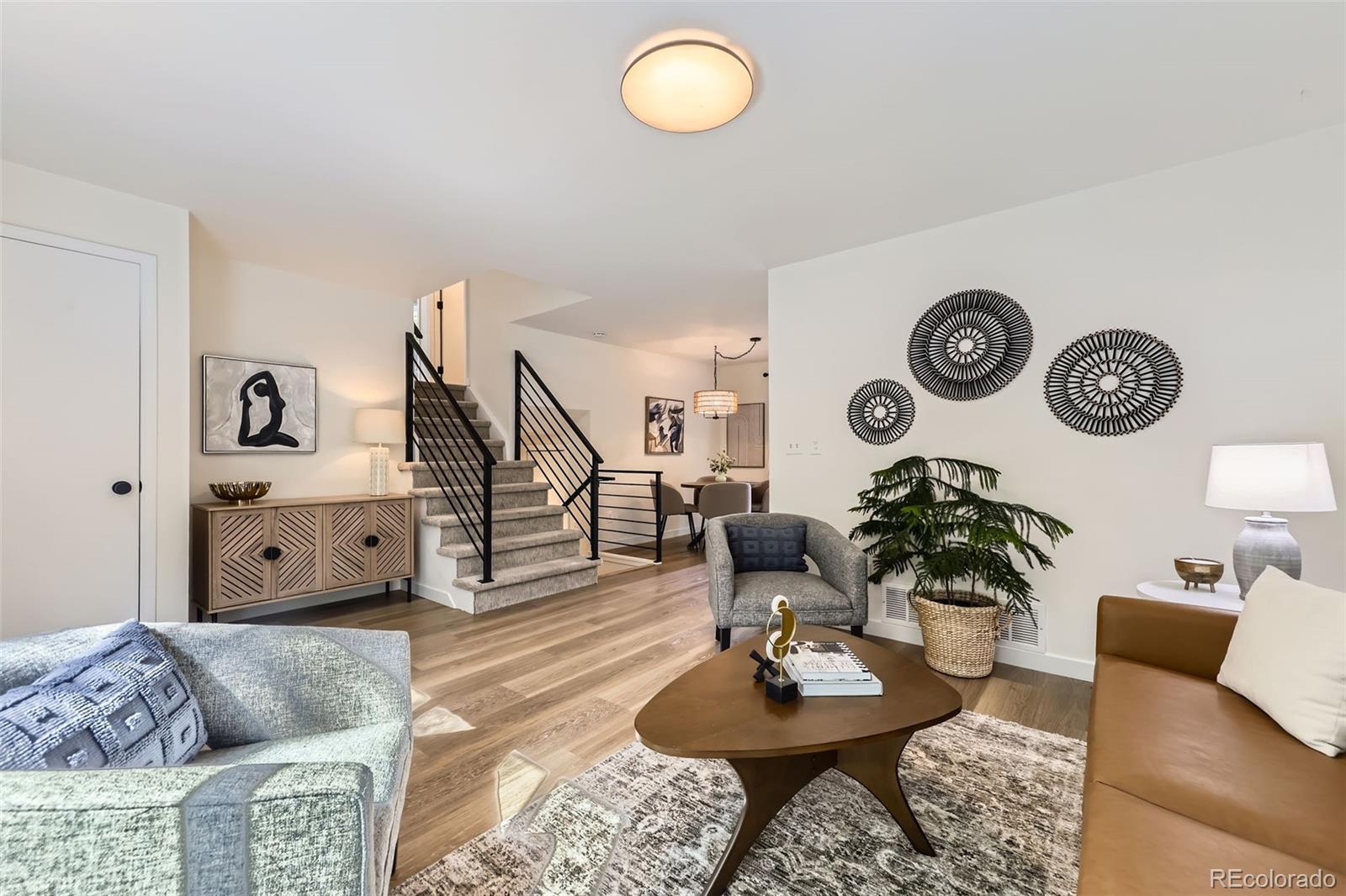 284 S Lincoln Avenue