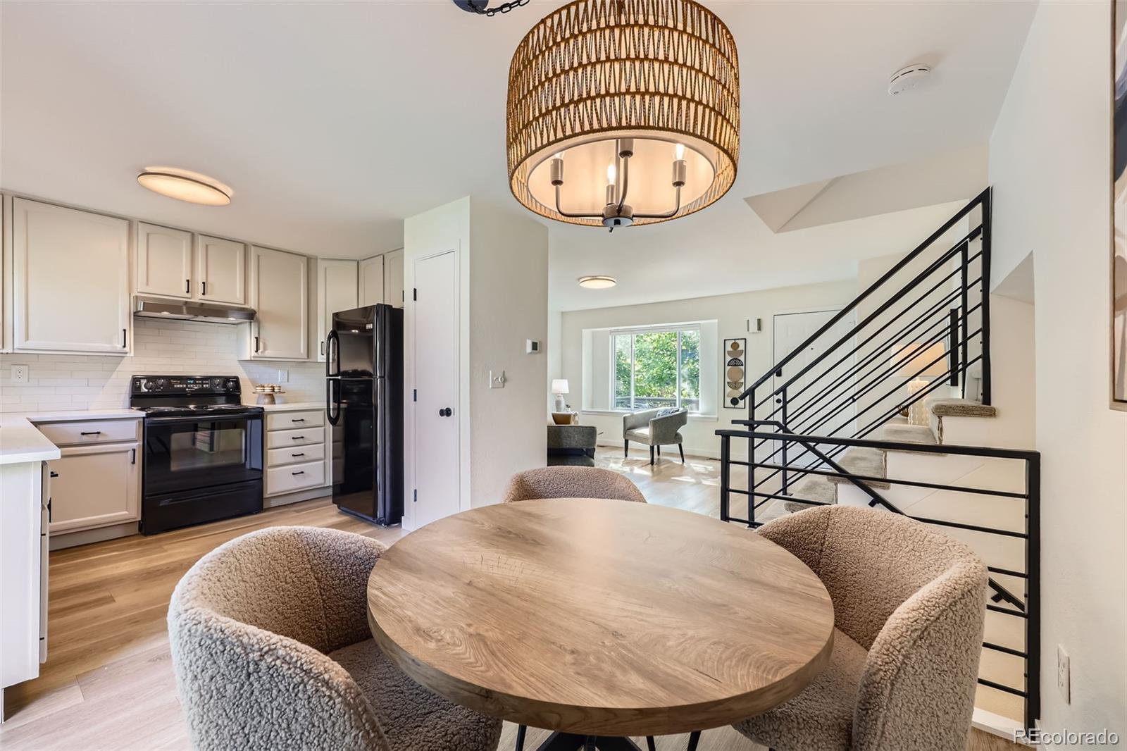 284 S Lincoln Avenue