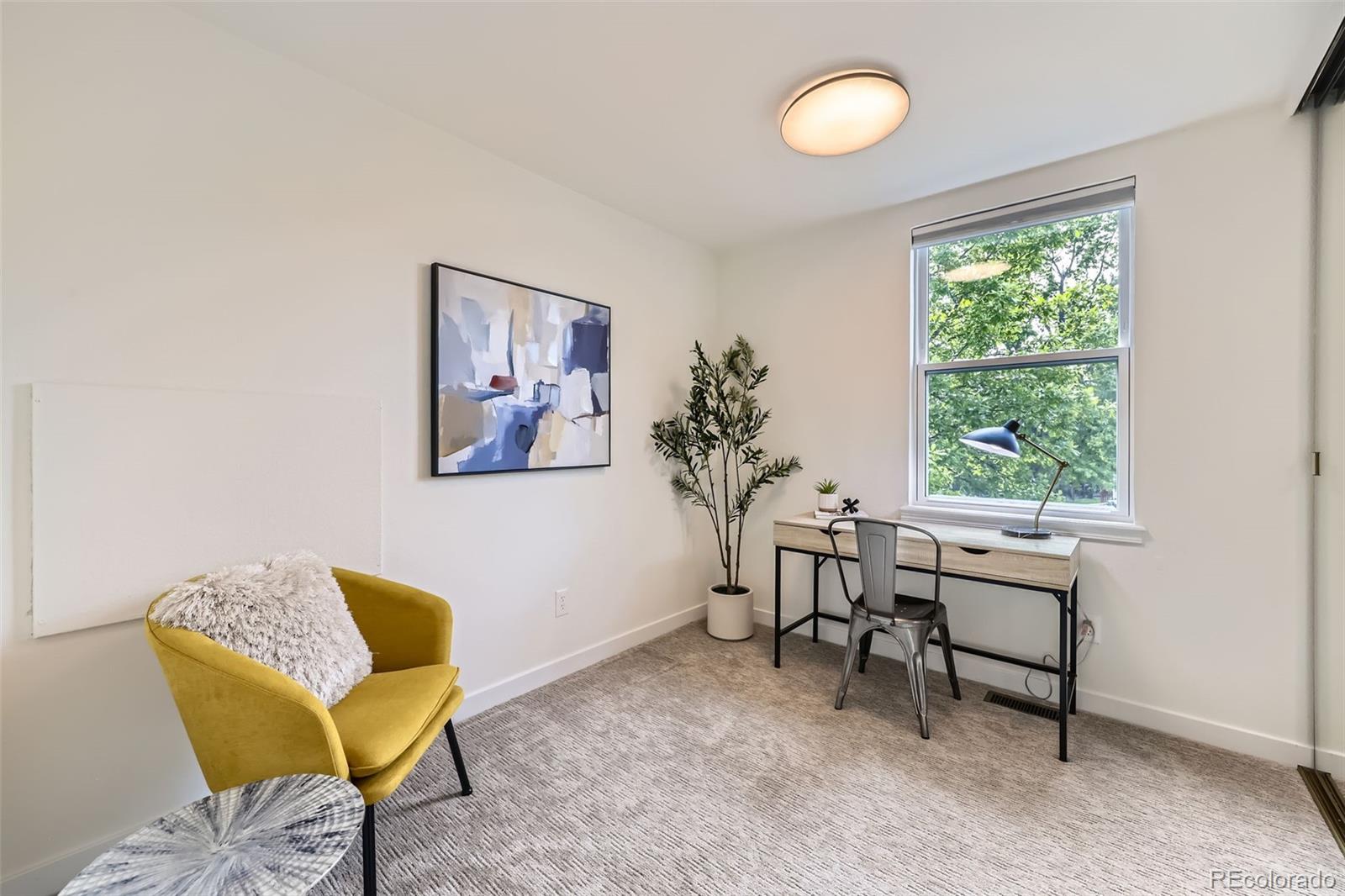 284 S Lincoln Avenue