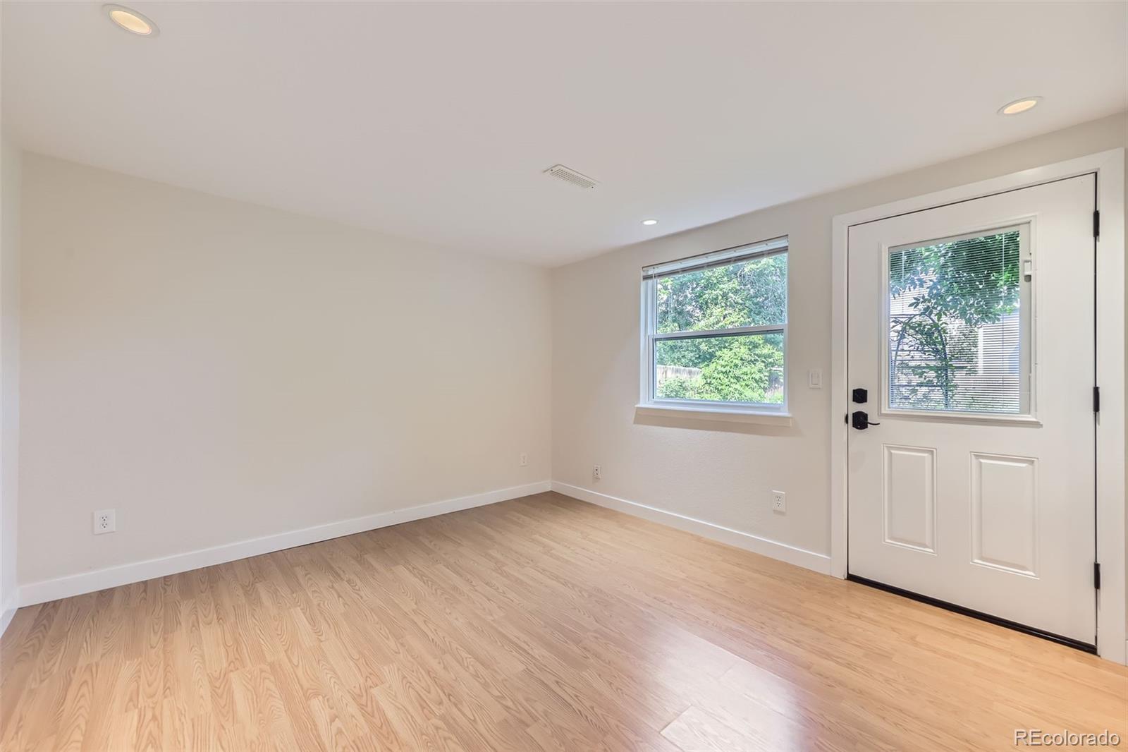 284 S Lincoln Avenue