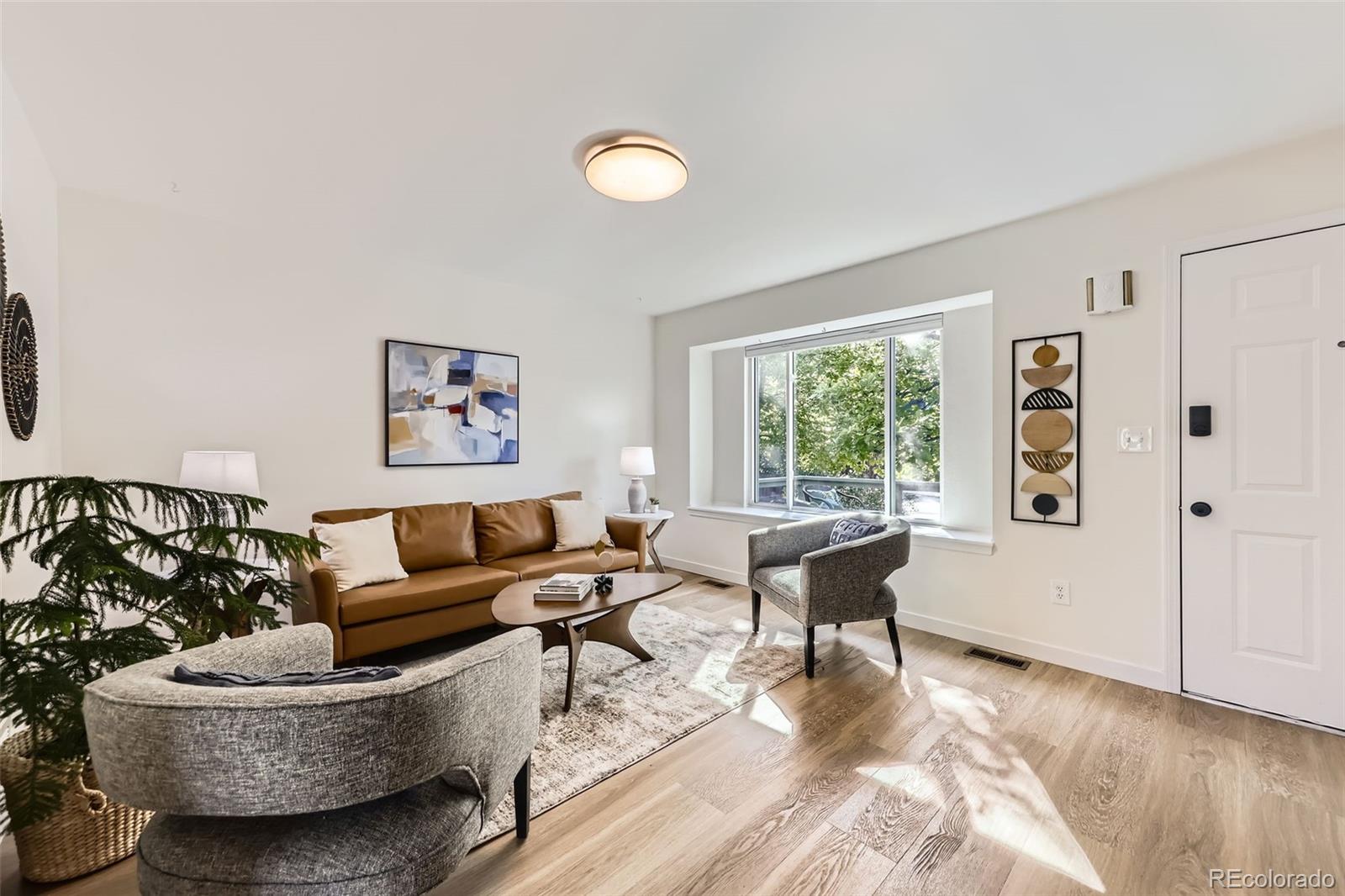 284 S Lincoln Avenue