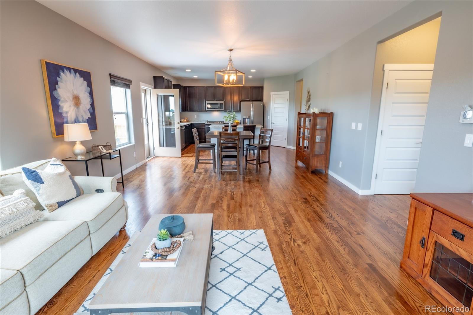 1559 Sierra Plaza Street