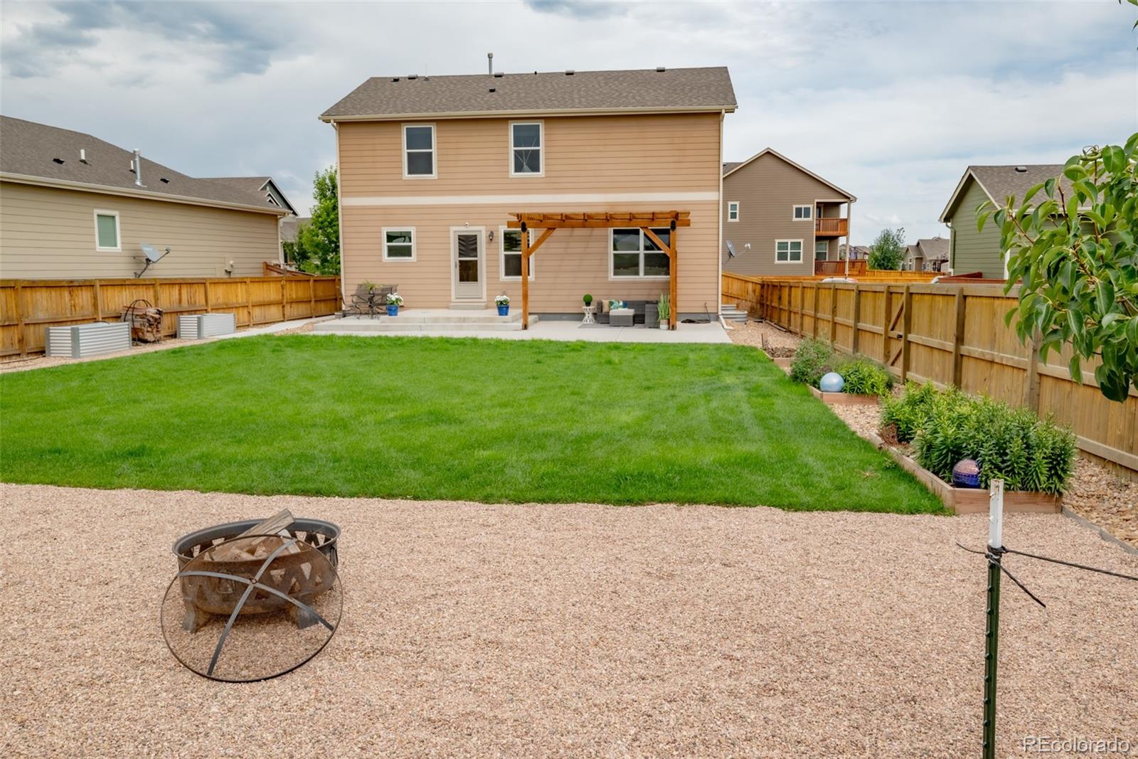 1559 Sierra Plaza Street