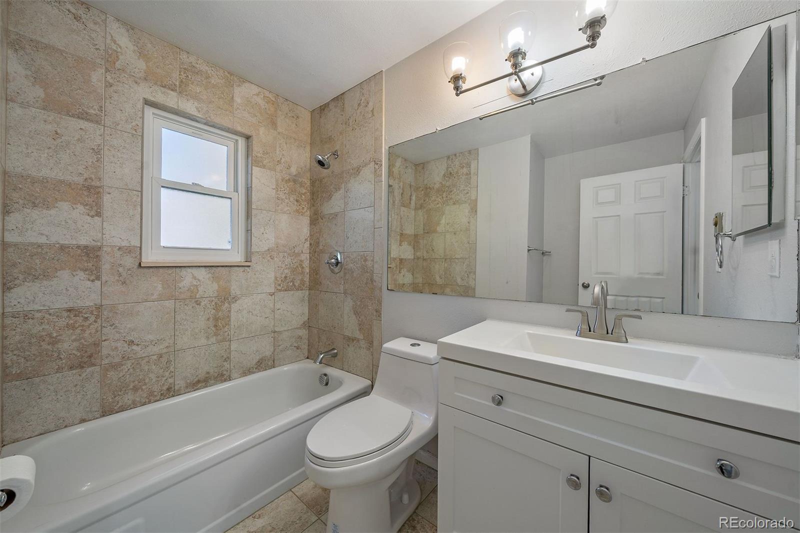 2995 W 10th Avenue Circle