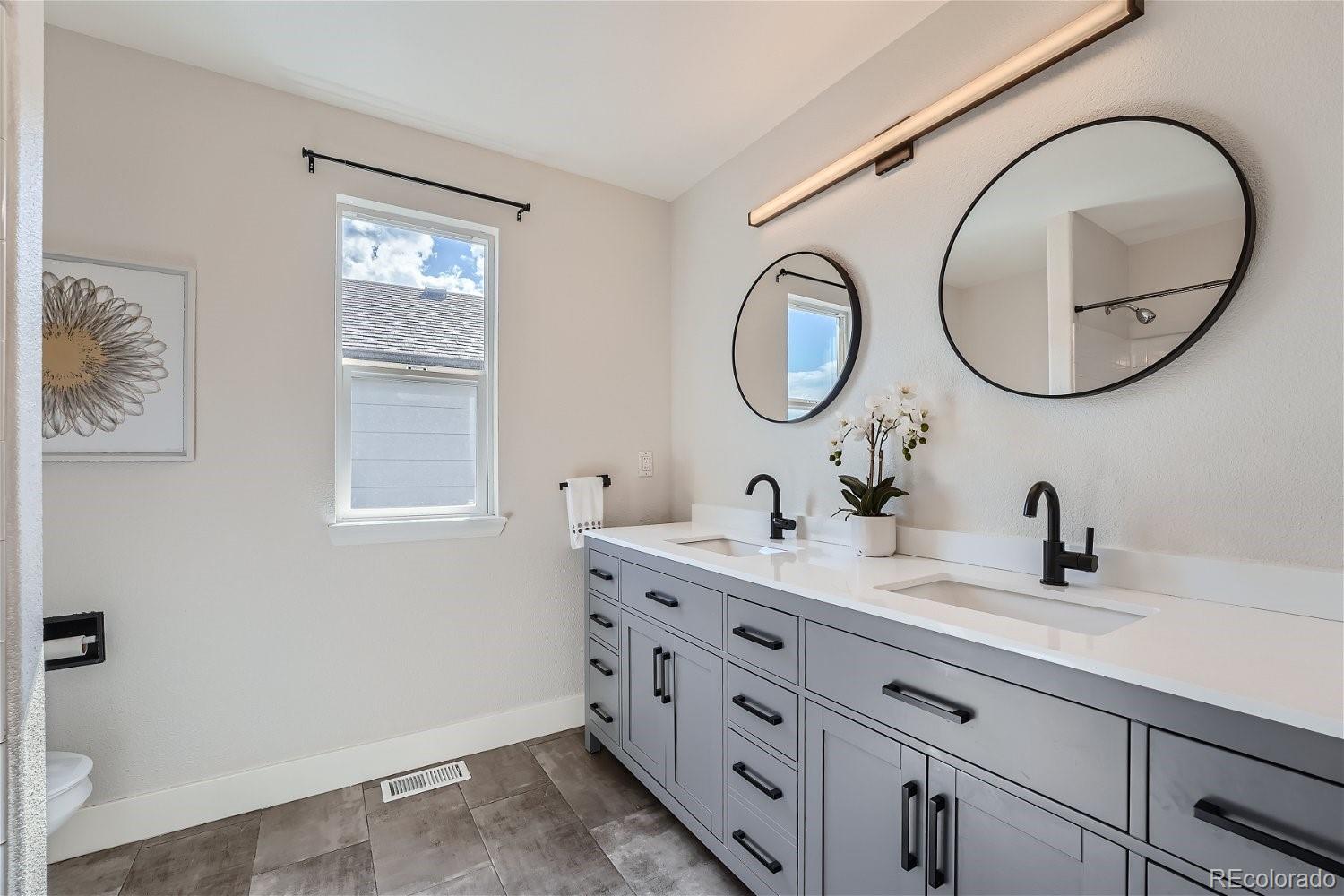 3179 E Yarrow Circle