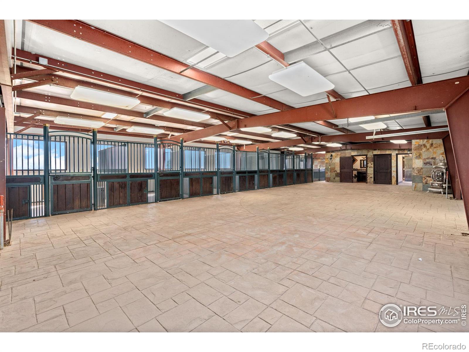 3200 S Foothills Highway