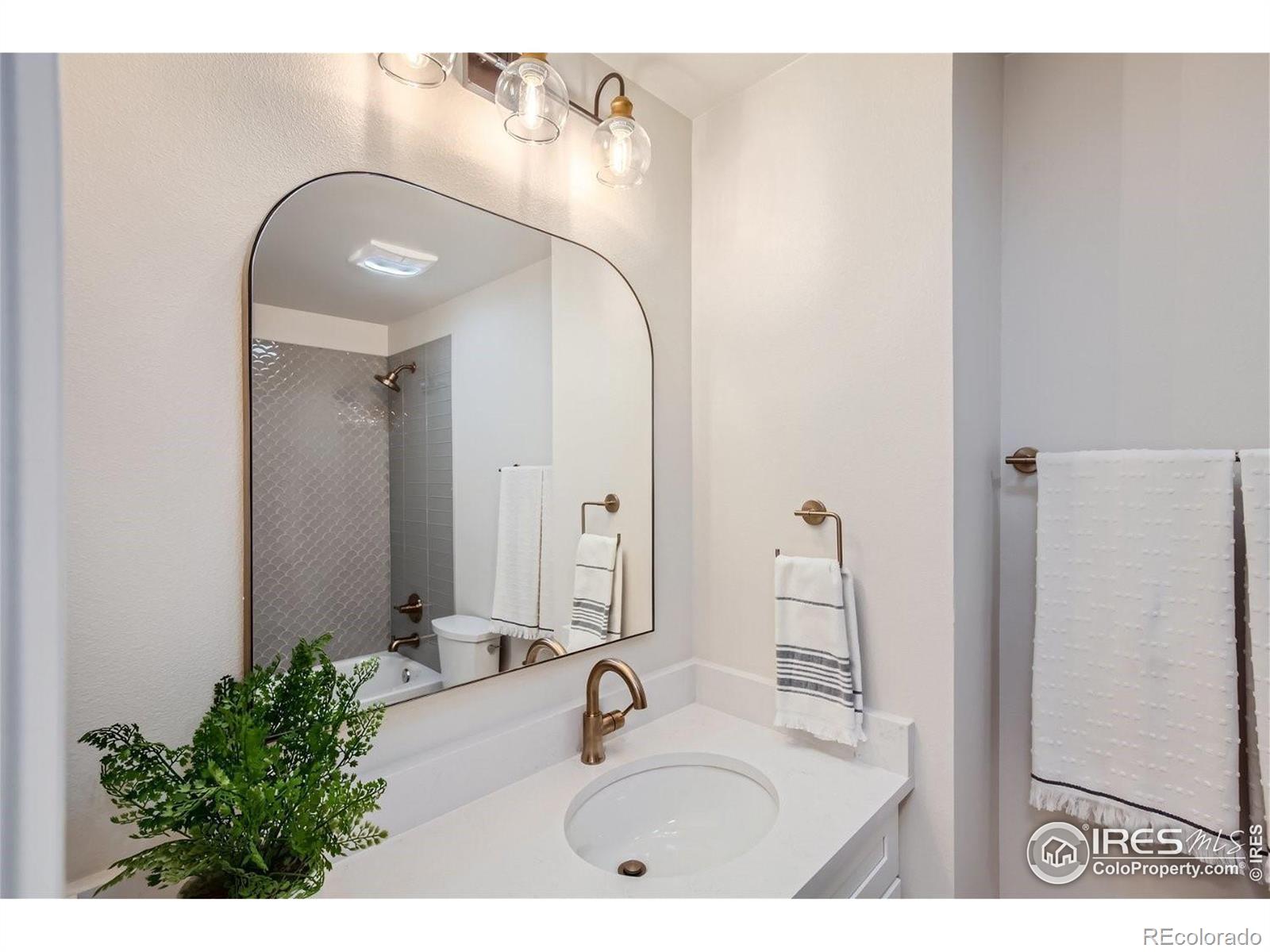 679 W Sandbar Circle