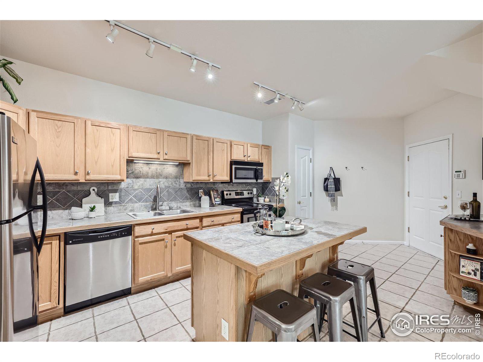 2869 Whitetail Circle