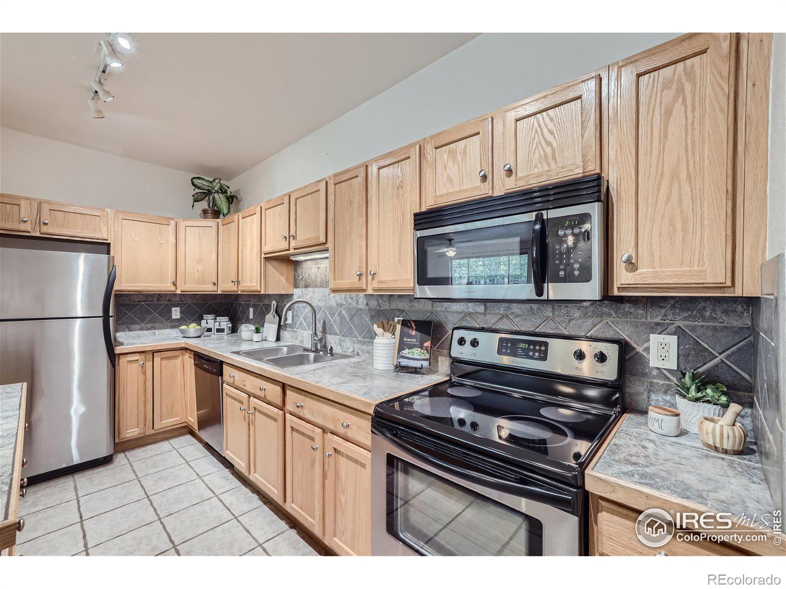 2869 Whitetail Circle