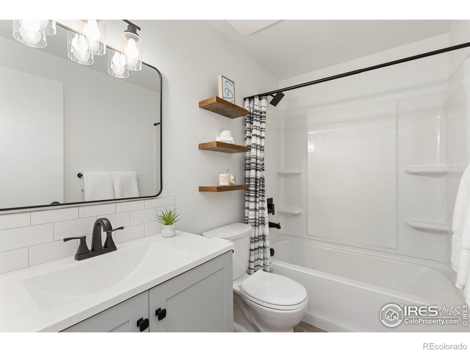 530 Mount Evans Street