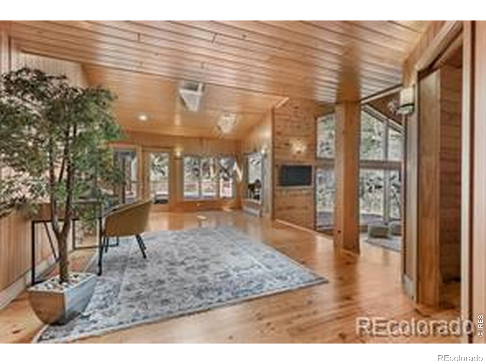 746 Riverside Drive