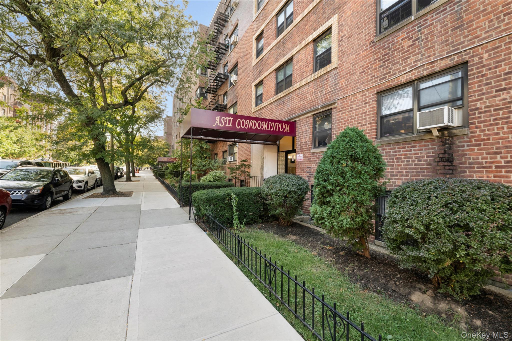 25-10 31st Avenue Unit: 2M