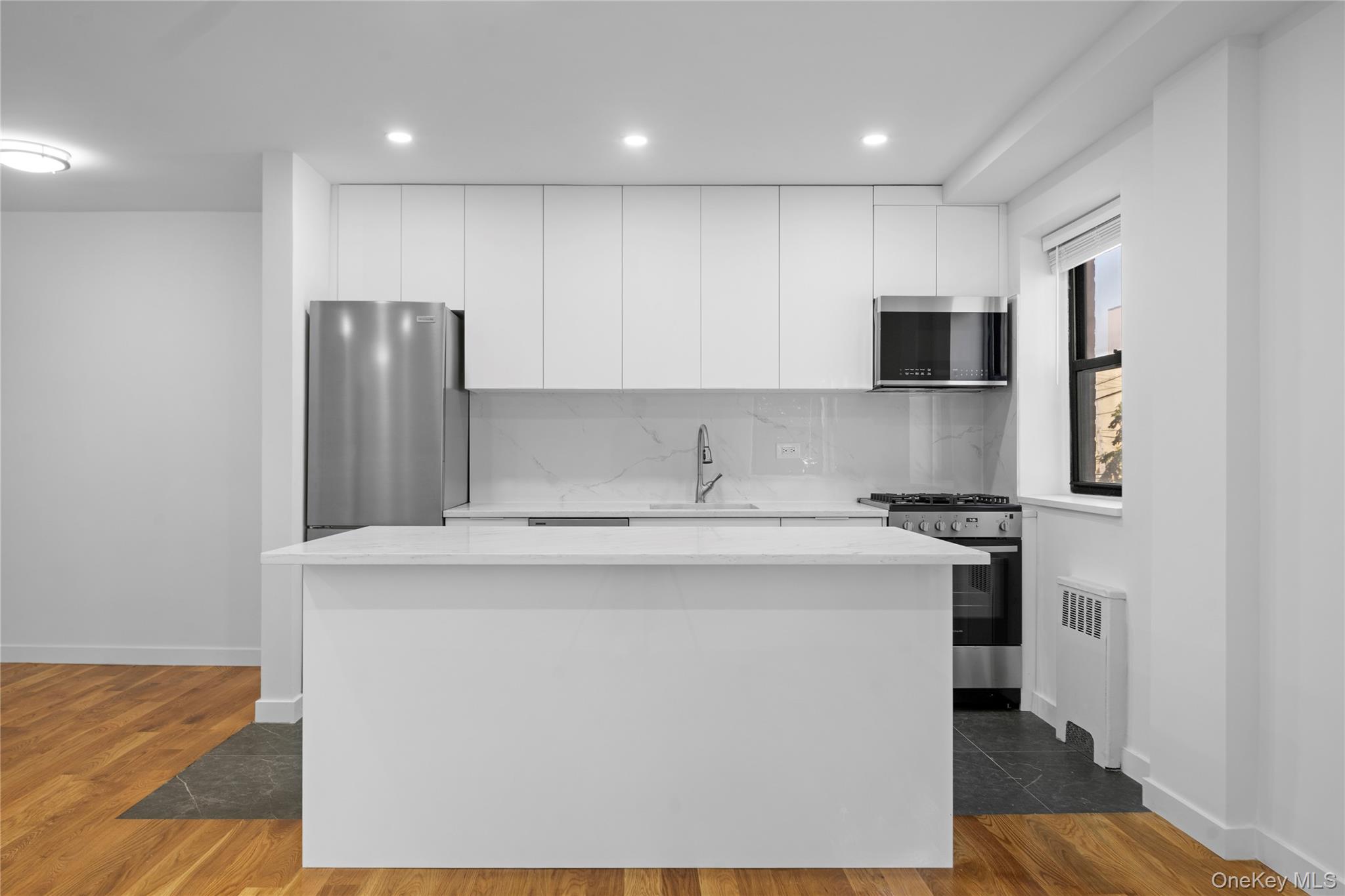 25-10 31st Avenue Unit: 2M