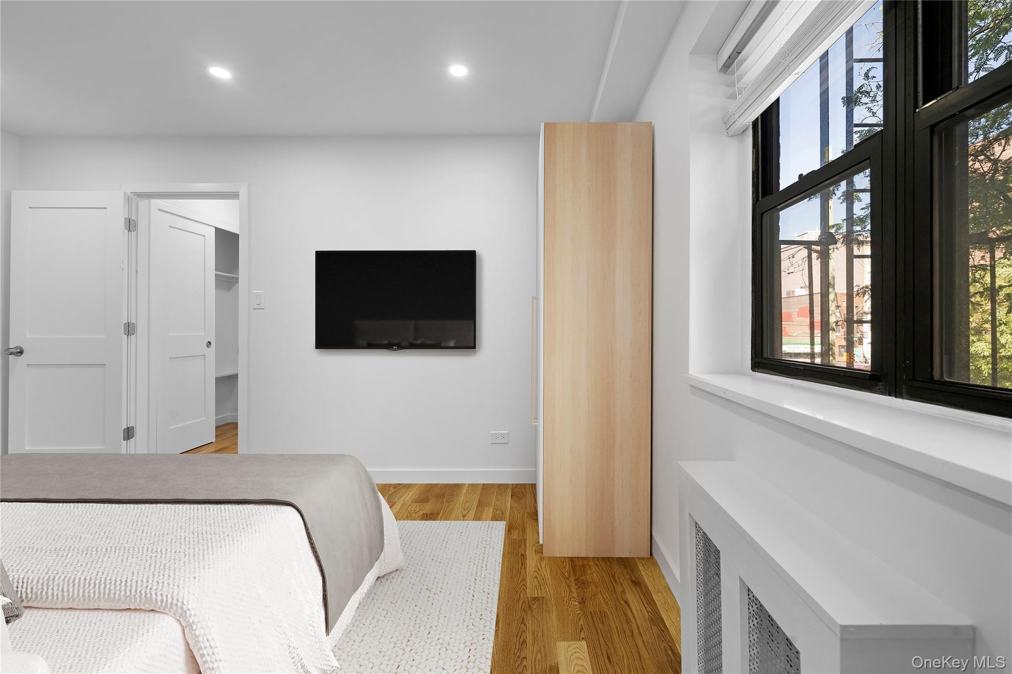 25-10 31st Avenue Unit: 2M
