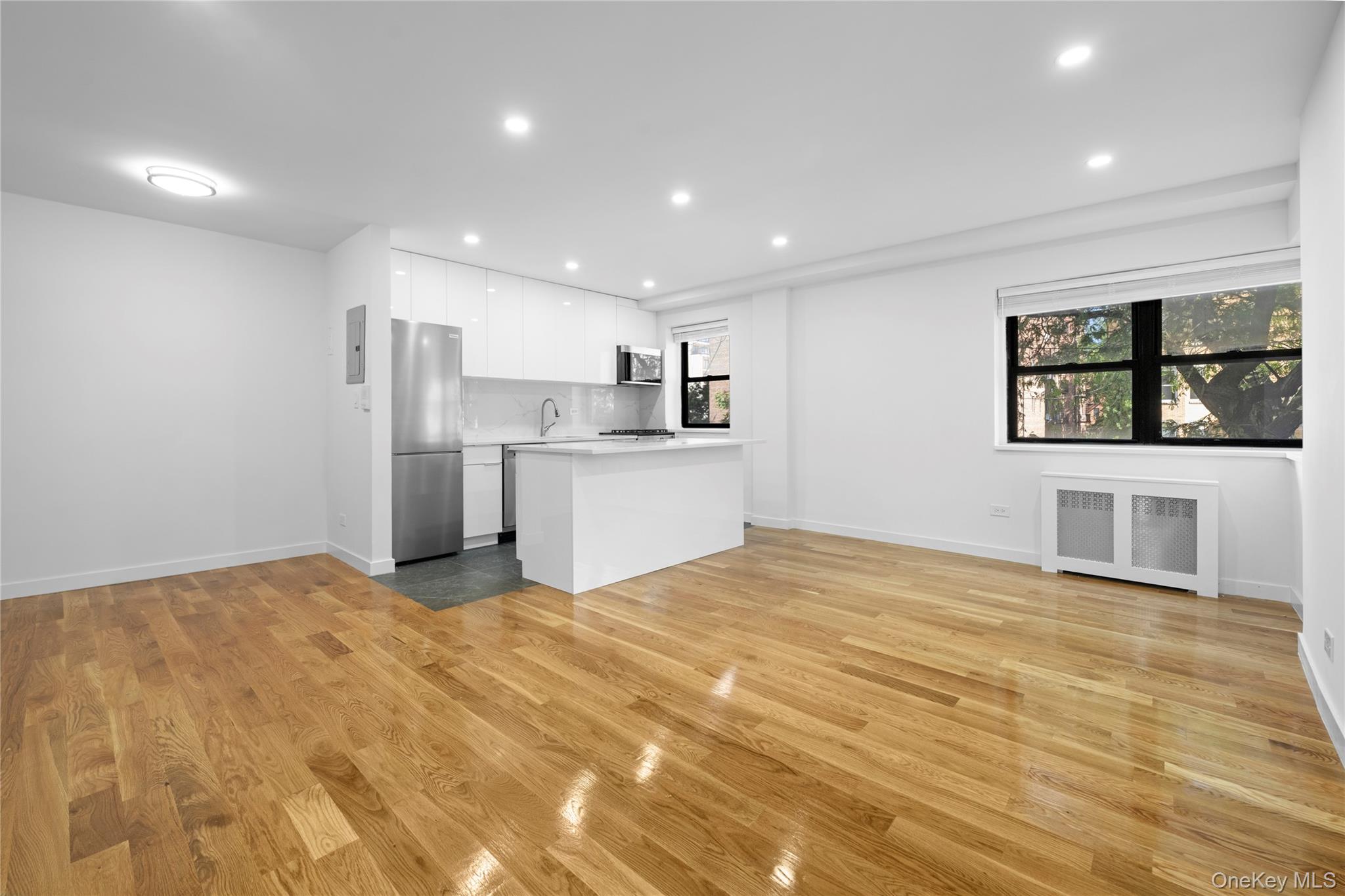 25-10 31st Avenue Unit: 2M