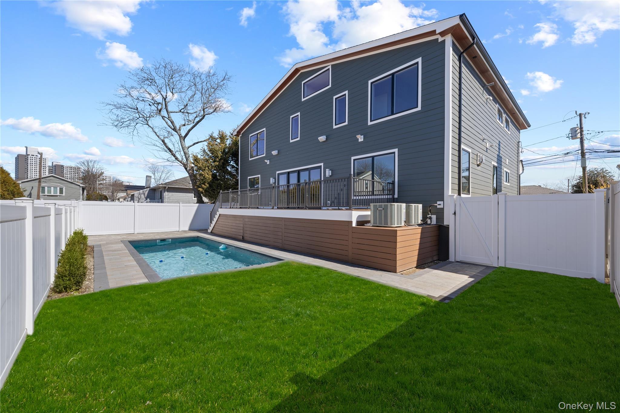141 Flamingo Street