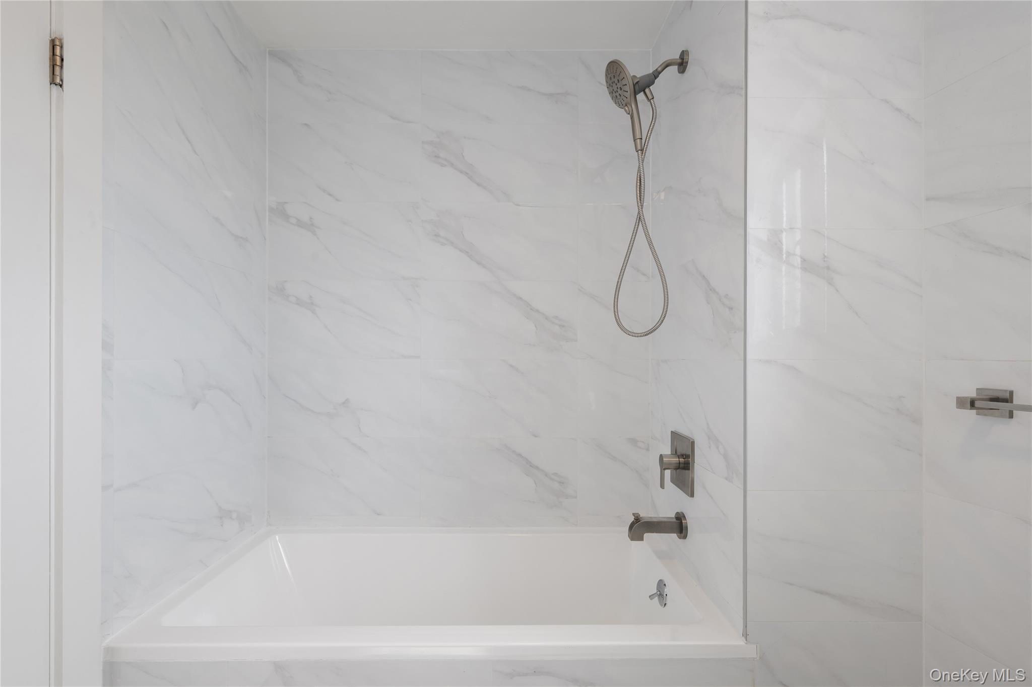 6296 Woodhaven Boulevard Unit: 6N