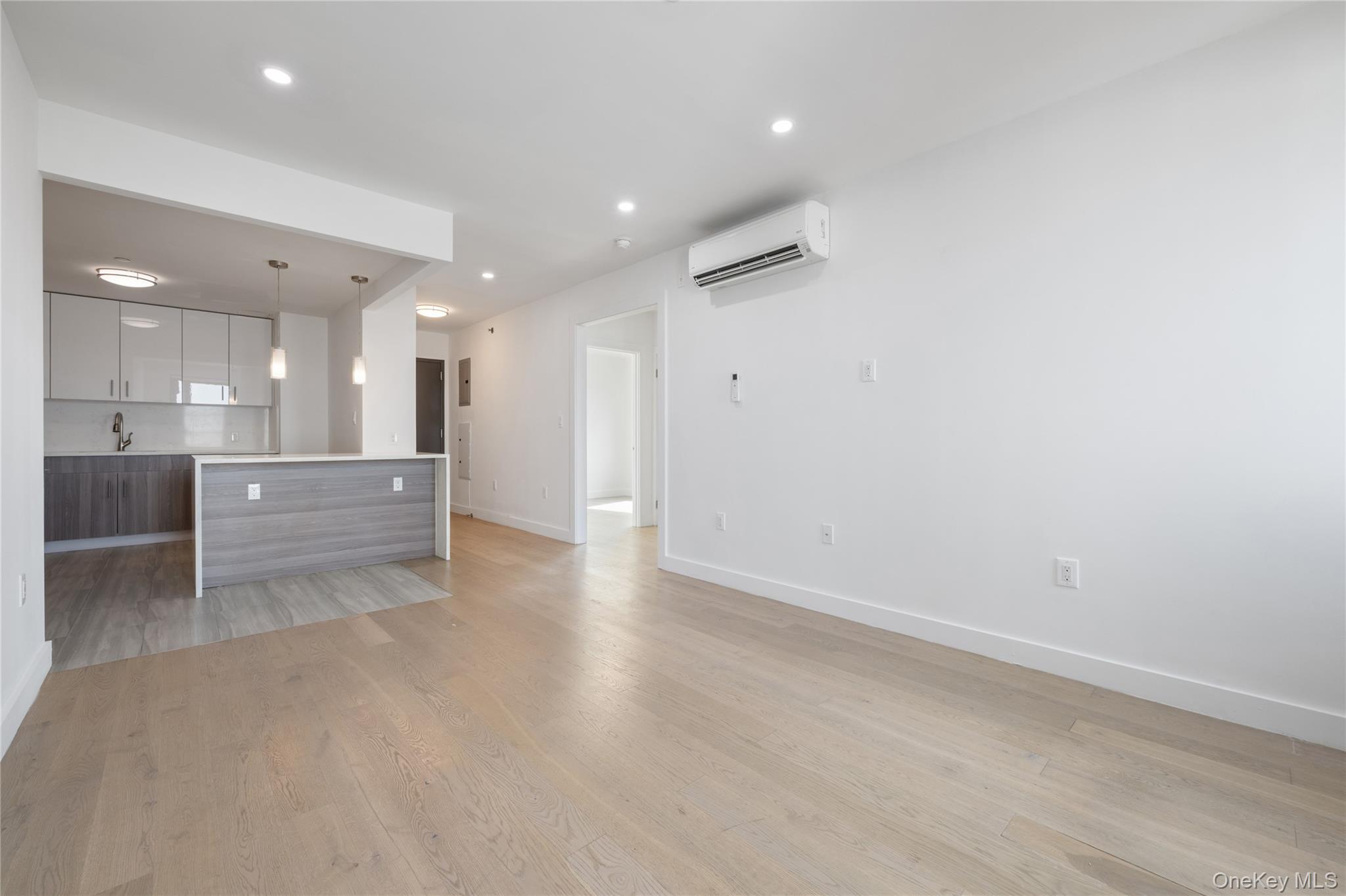 6296 Woodhaven Boulevard Unit: 6N