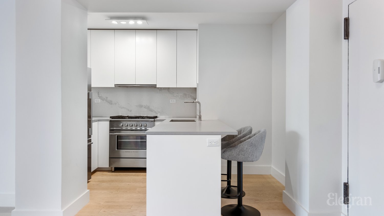 2 5th Avenue 7-Q